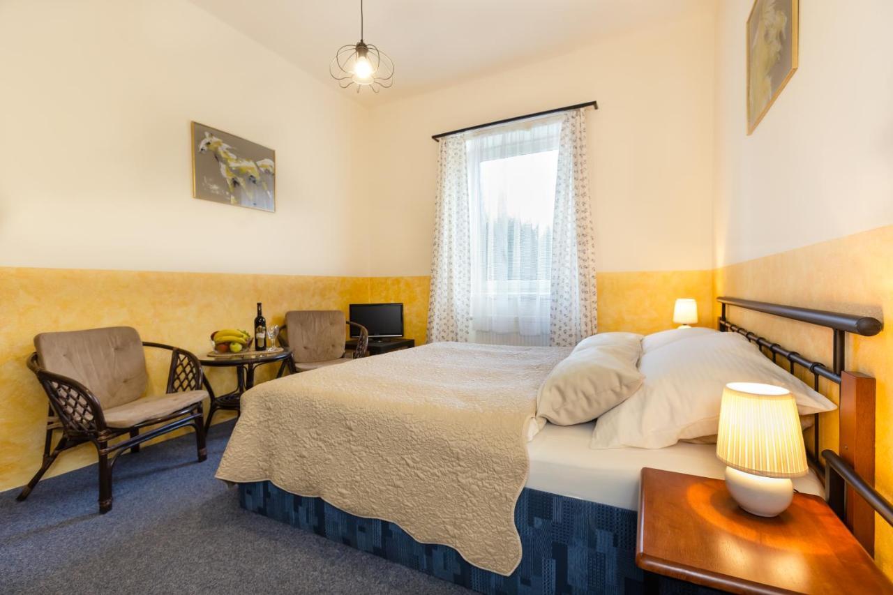 Hotel Atlas Ceske Budejovice Exterior foto