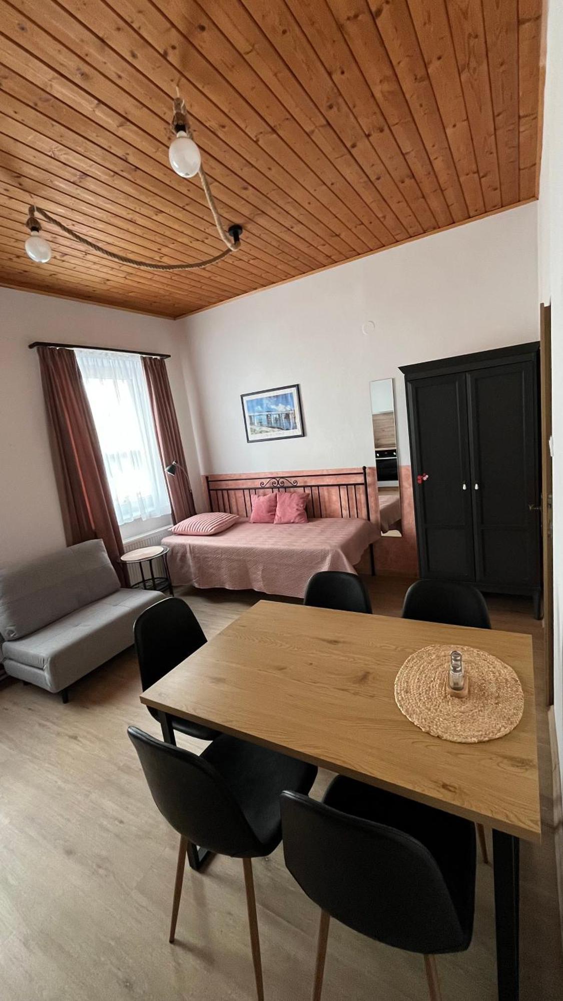 Hotel Atlas Ceske Budejovice Quarto foto