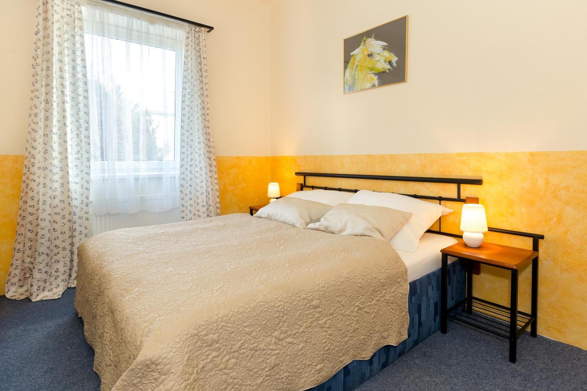 Hotel Atlas Ceske Budejovice Quarto foto